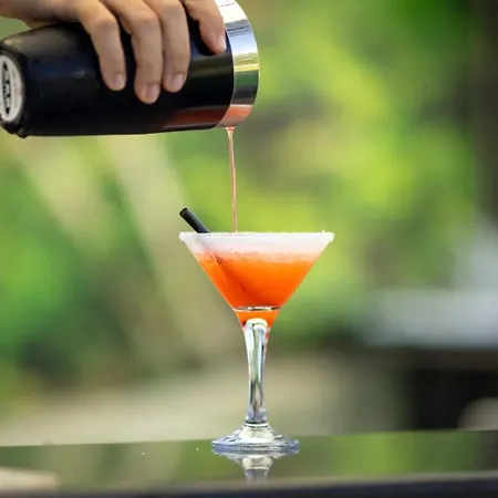 Rome Palace Deluxe Хотел 4*