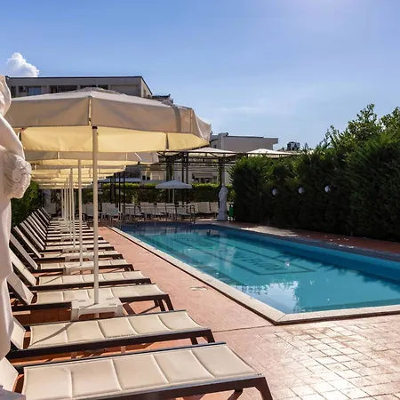 Rome Palace Deluxe Szálloda 4*
