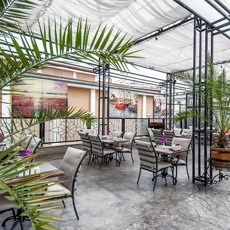 Хотел Rome Palace Deluxe