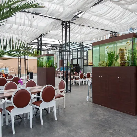 Rome Palace Deluxe Хотел