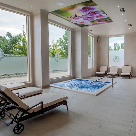 Rome Palace Deluxe Хотел