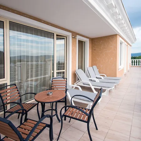 Rome Palace Deluxe Ξενοδοχείο 4*
