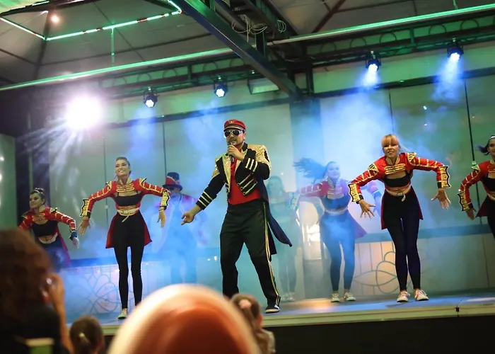 Rome Palace Deluxe 酒店