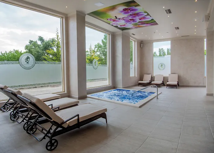 Rome Palace Deluxe 酒店