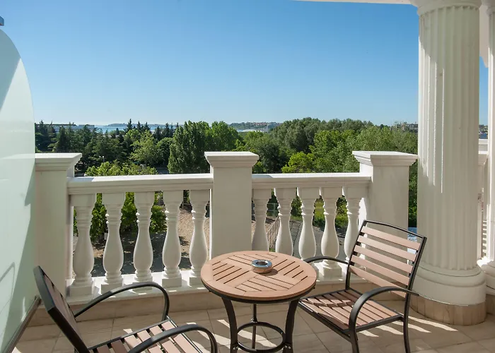 酒店 Rome Palace Deluxe 阳光海滩