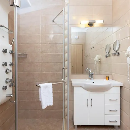 Rome Palace Deluxe Otel